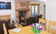 Hilltop Farm Barns - Horseshoe Cottage dining area
